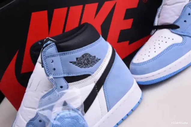 UNIVERSITY HIGH BLACK BLUE AIR WHITE JORDAN RETRO 555088-134 1 0601